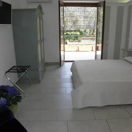 Lemon לינה וארוחת בוקר