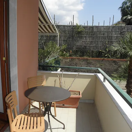 Lemon לינה וארוחת בוקר