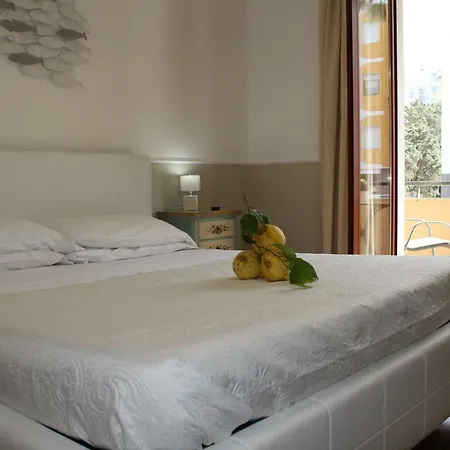 Lemon Bed and breakfast 2*